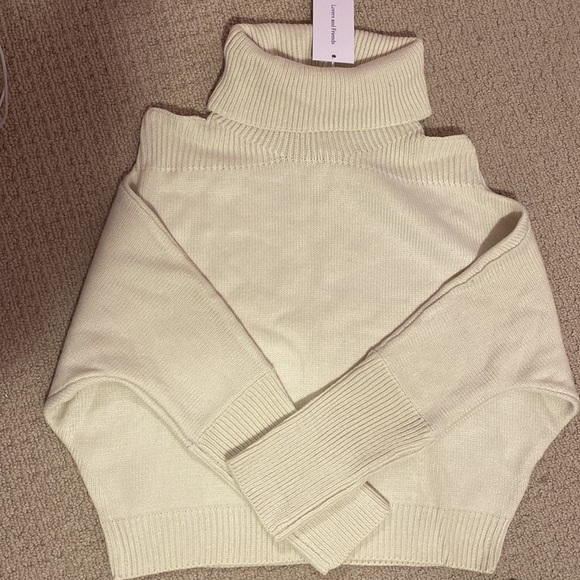 Lovers and Friends Anisa sweater from Revolve - Picture 2 of 2